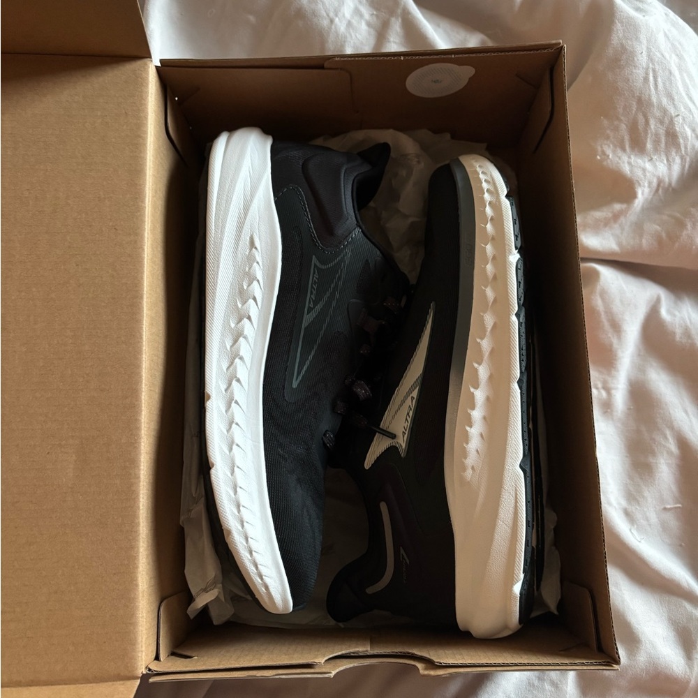 Altra Women's Athletic Shoes - Black and White - Picture 5 of 6